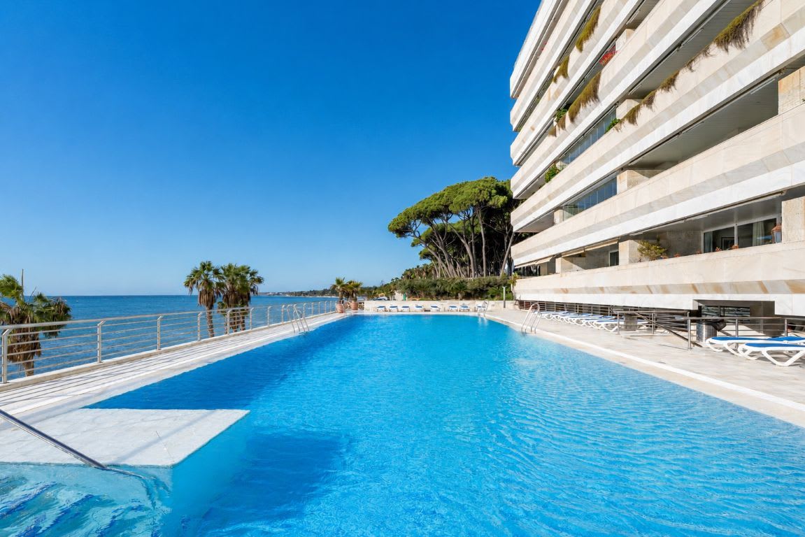 Leilighet midt i bygget til salgs i Marbella, La Carolina-Guadalpín, Bilde 2