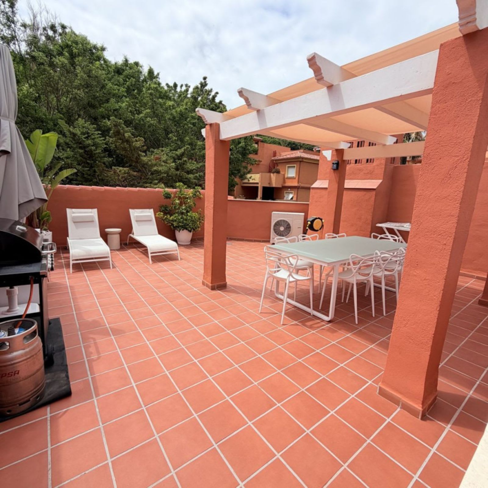 Duplex-penthouse til salgs i Reserva de Marbella, Bilde 2