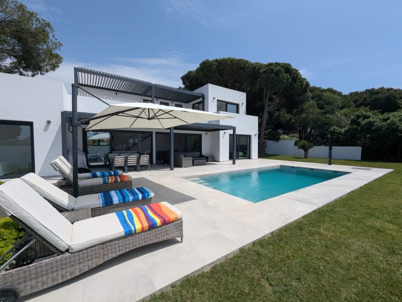 Frittliggende villa til salgs i Cabopino