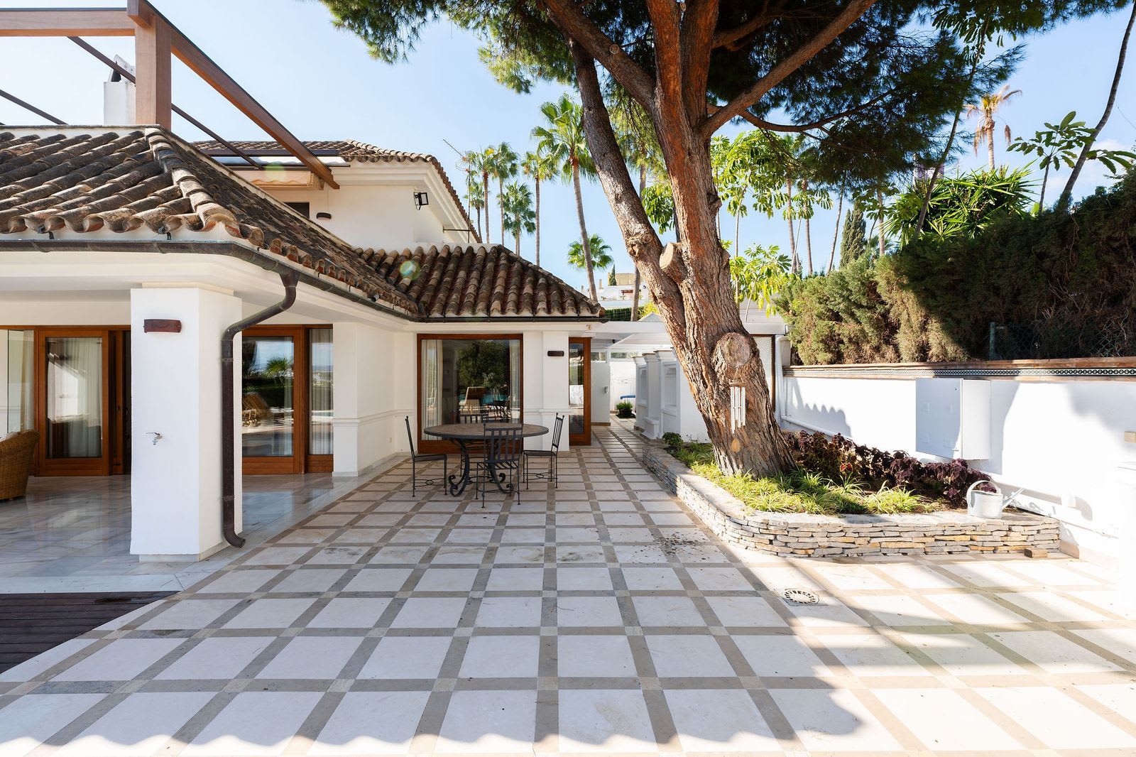 Frittliggende villa til salgs i Nueva Andalucía, Bilde 3