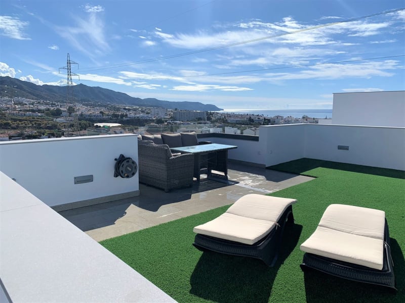 Frittliggende villa til salgs i Nerja