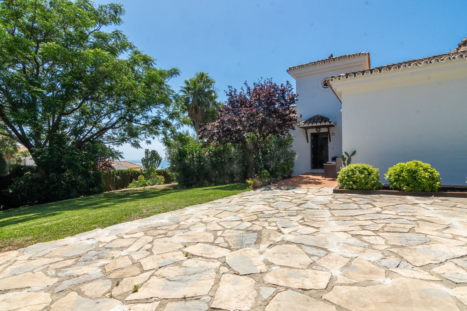 Villa til salgs i Estepona, Bilde 2