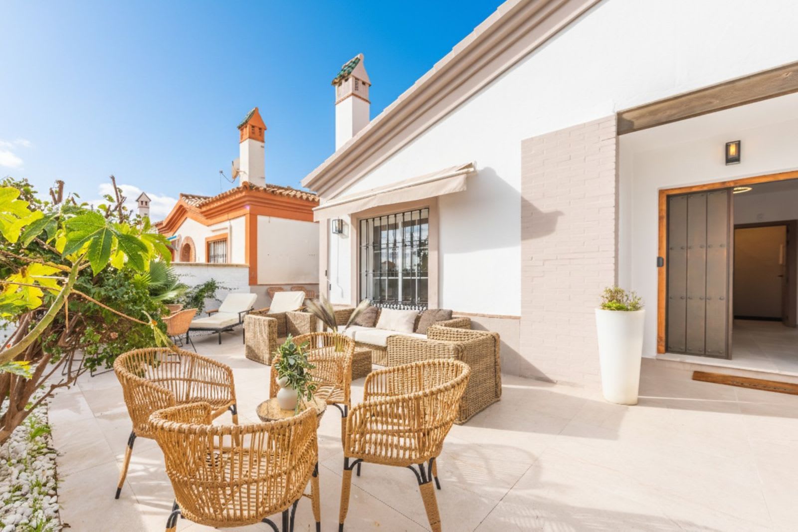 Frittliggende villa til salgs i La Duquesa, Bilde 3