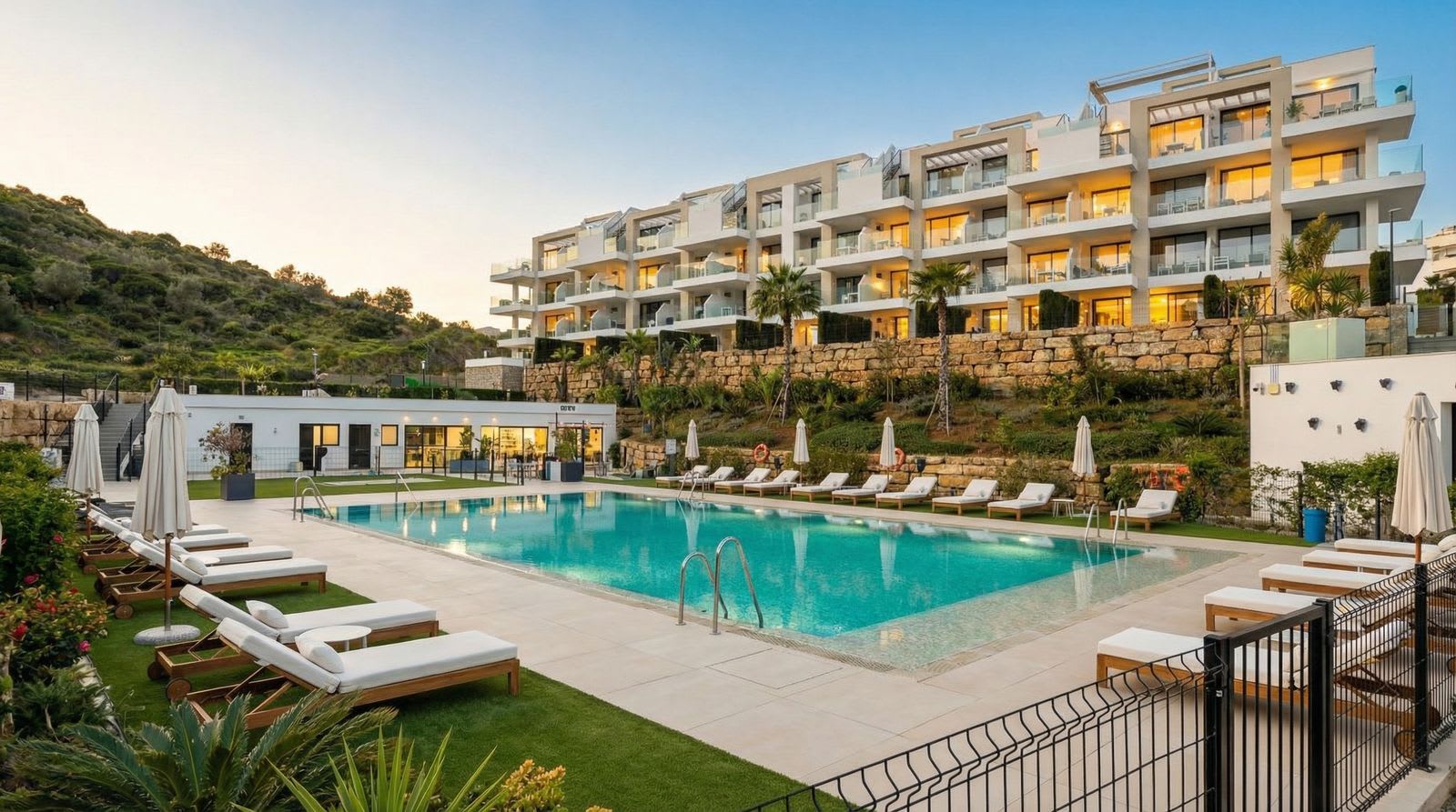 Leilighet midt i bygget til salgs i Mijas Costa, Bilde 2