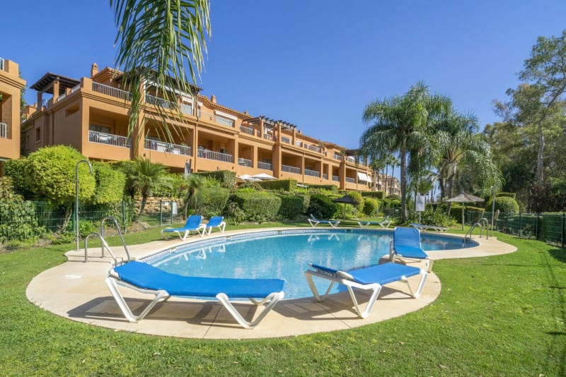 Leilighet til salgs i Benatalaya, Estepona