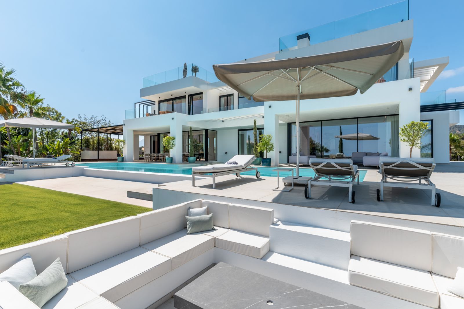 Villa til salgs i Estepona, Bilde 2