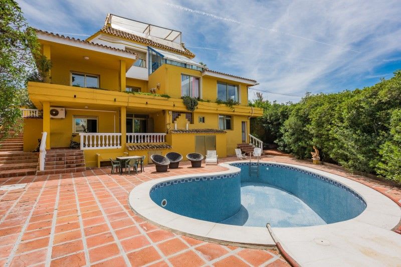 Frittliggende villa til salgs i El Rosario