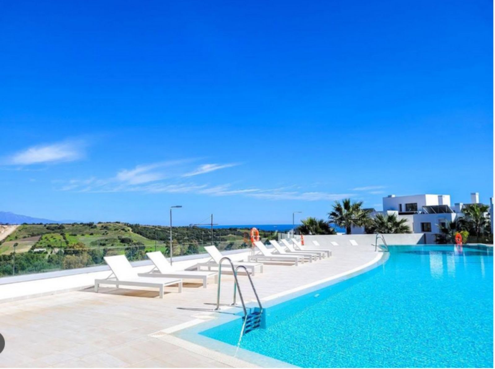 Toppleilighet med 3 soverom til salgs i Estepona, Bilde 3