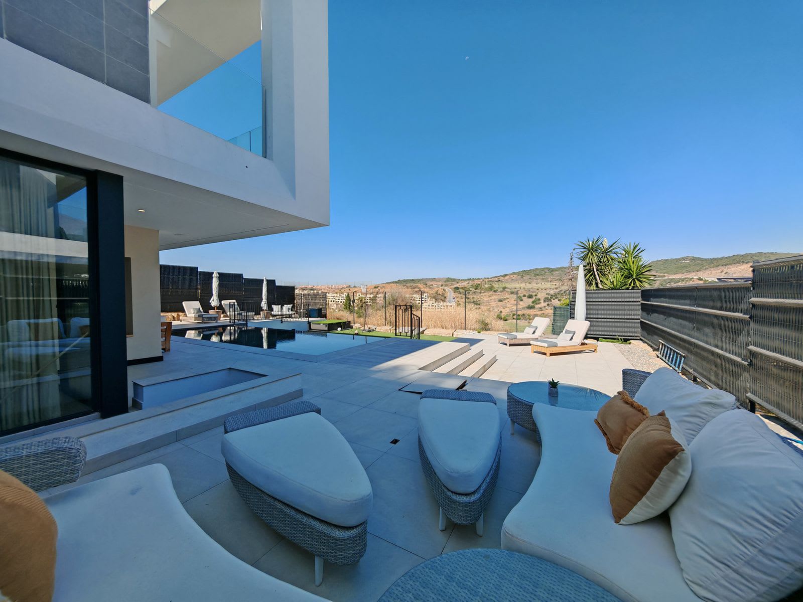 Villa til salgs i Estepona, Bilde 3