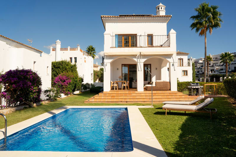 Villa til salgs i Estepona