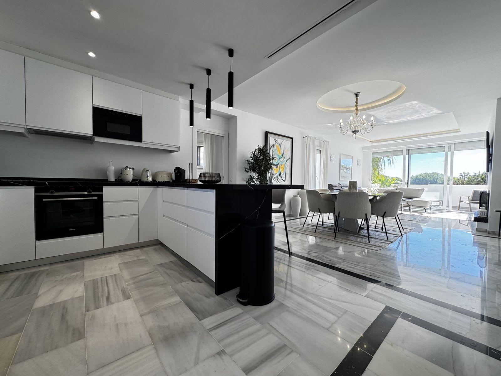Duplex-penthouse til salgs i Puerto Banús, Bilde 2