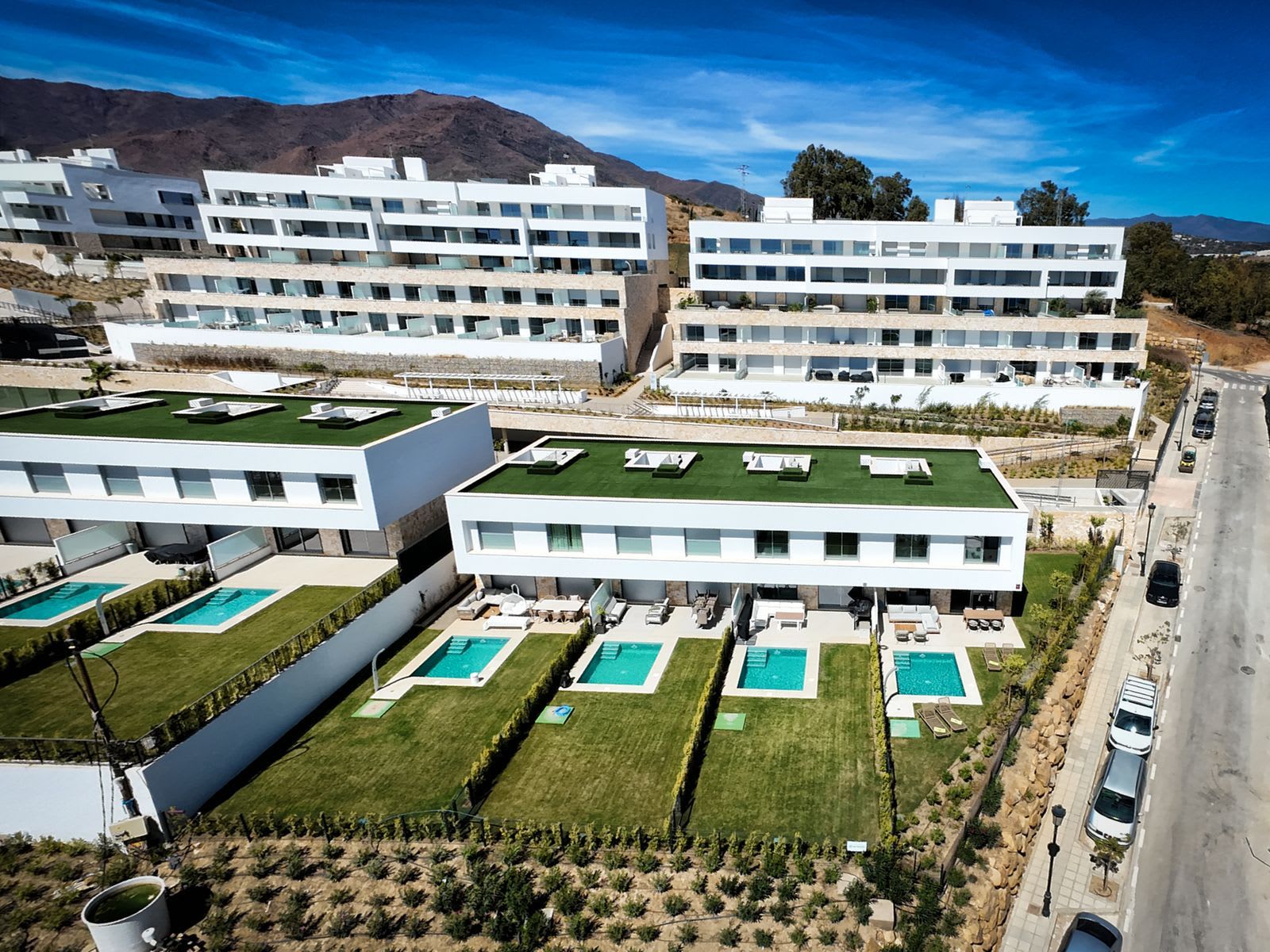 Rekkehus med 4 soverom til salgs i La Gaspara, Estepona, Bilde 2