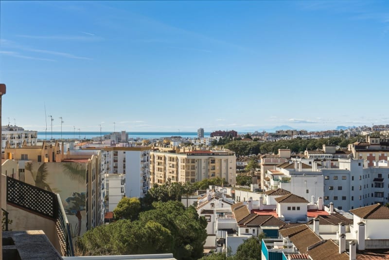 Toppleilighet til salgs i Estepona