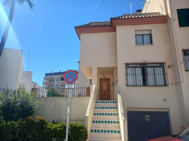 Tomannsbolig til salgs i Estepona