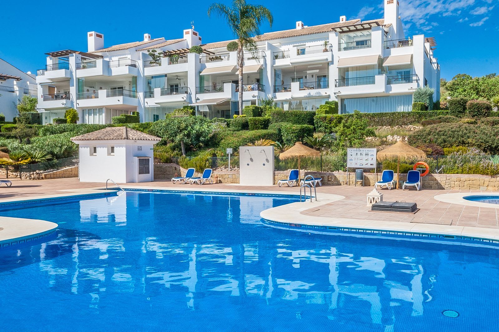 Leilighet midt i bygget til salgs i Elviria, Bilde 2
