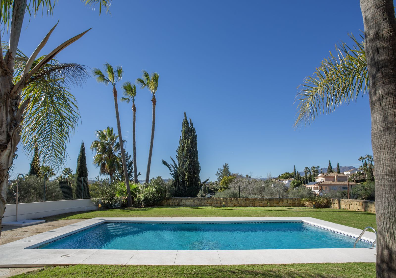 Frittliggende villa til salgs i Mijas Golf, Bilde 3
