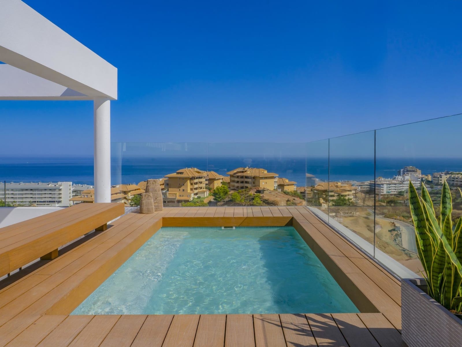 Privat basseng på takterrassen
