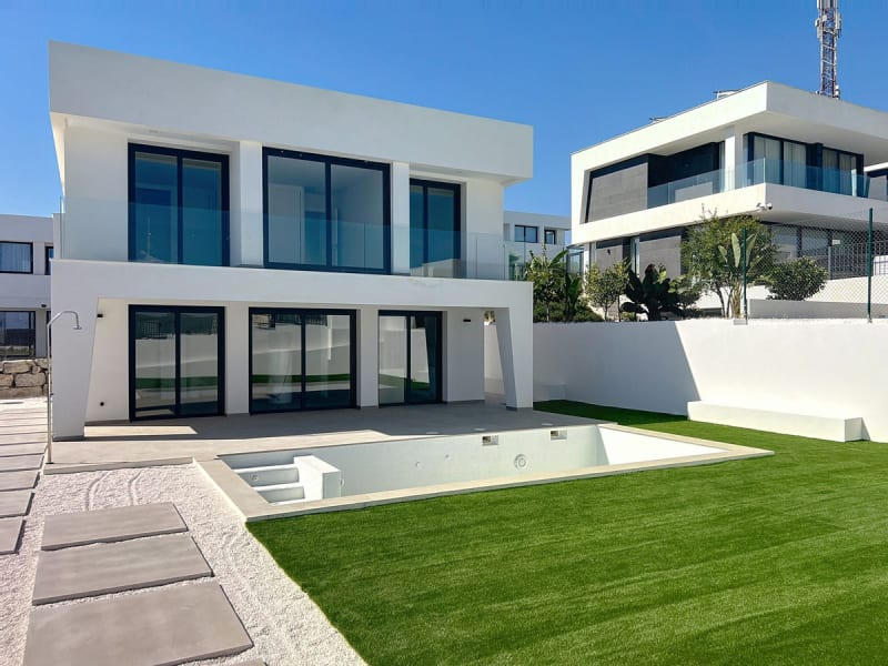 Frittliggende villa til salgs i Manilva