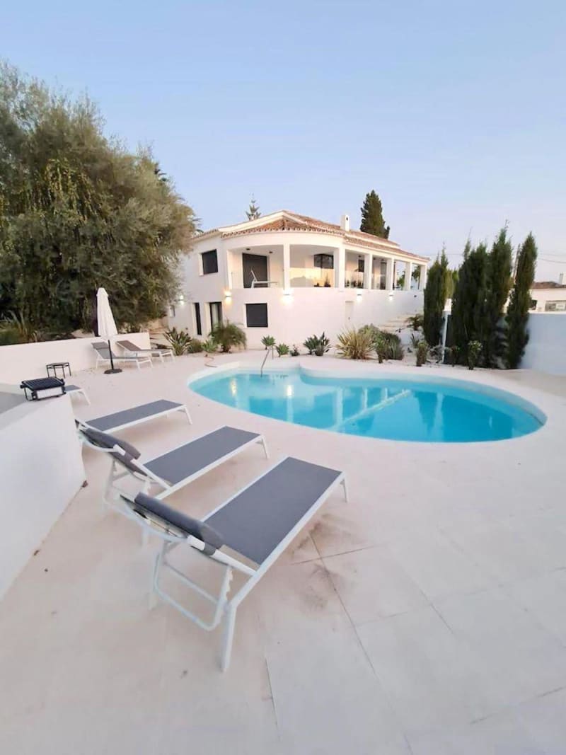 Frittliggende villa til salgs i El Rosario