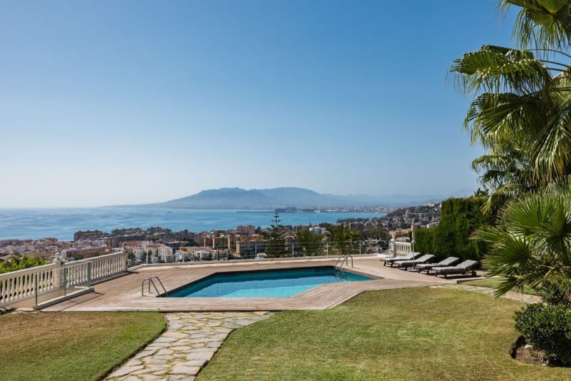 Frittliggende villa til salgs i Málaga Este