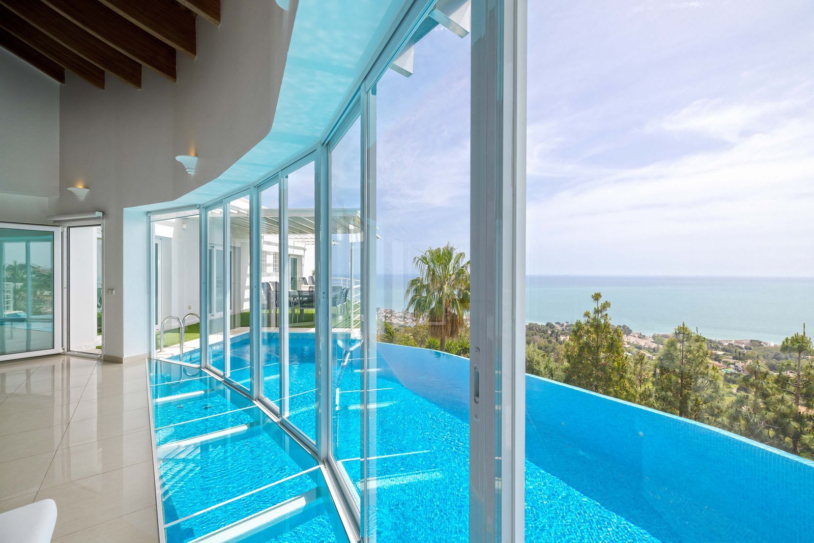 Frittliggende villa til salgs i Benalmadena Costa, Bilde 3