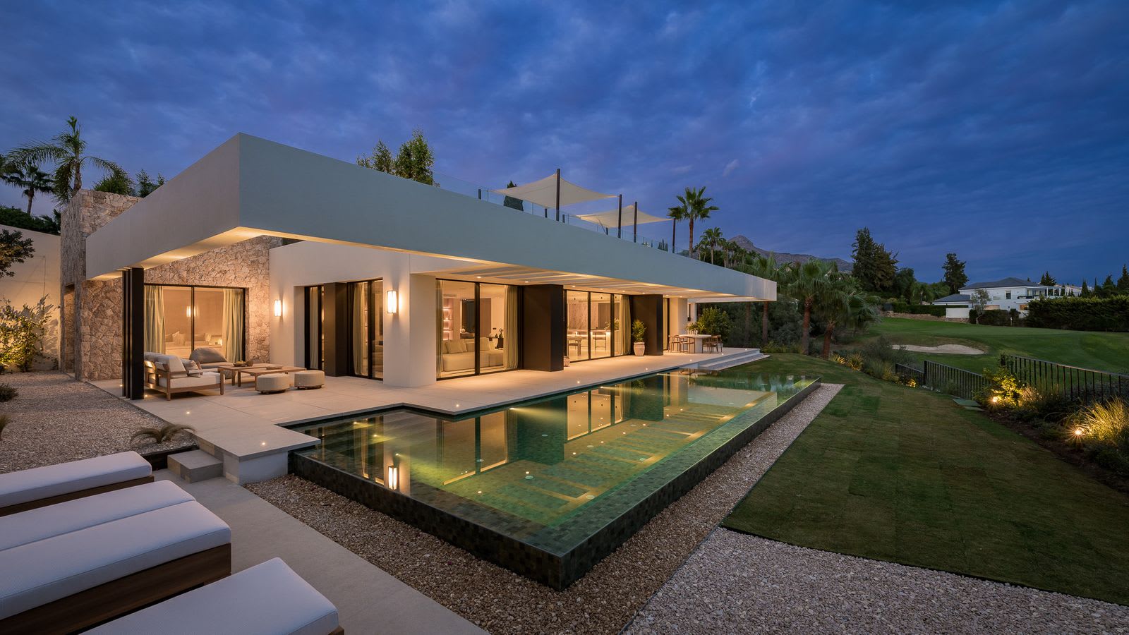 Frittliggende villa til salgs i Nueva Andalucía, Bilde 2