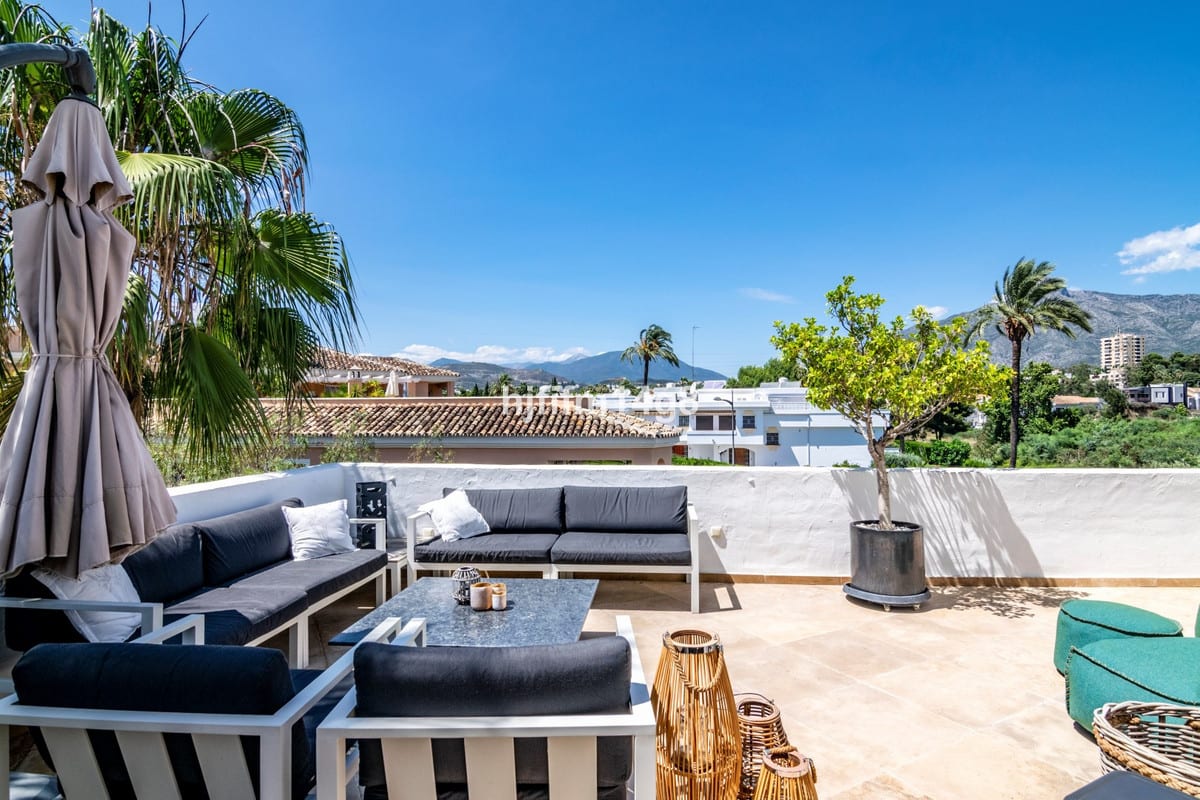 Duplex-penthouse til salgs i Nueva Andalucía, Bilde 2