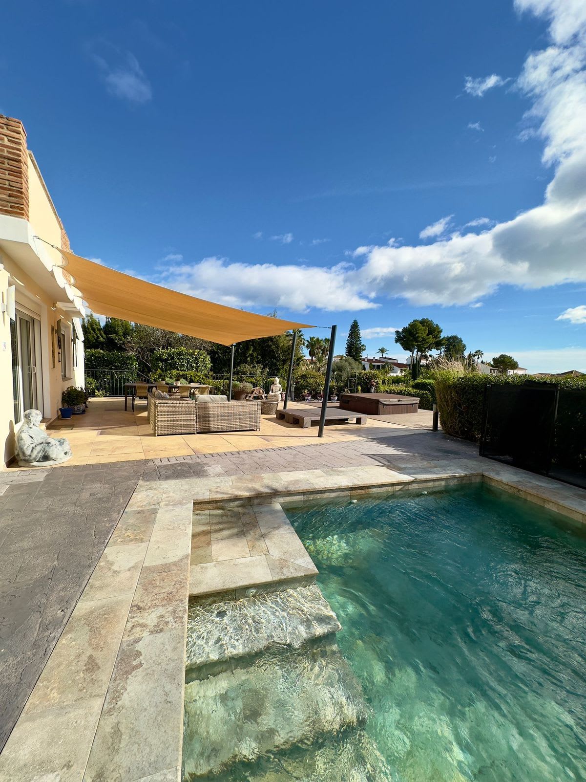 Villa til salgs i Estepona, Bilde 2