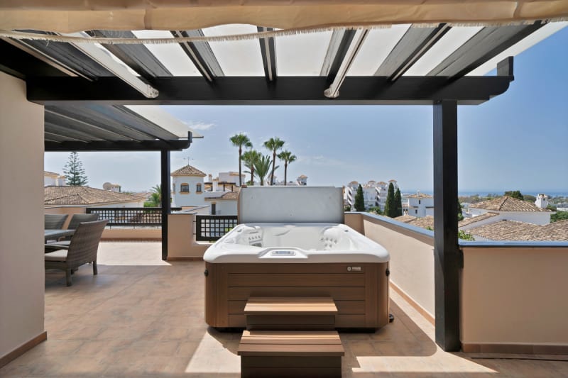 Penthouse til salgs i Nueva Andalucía