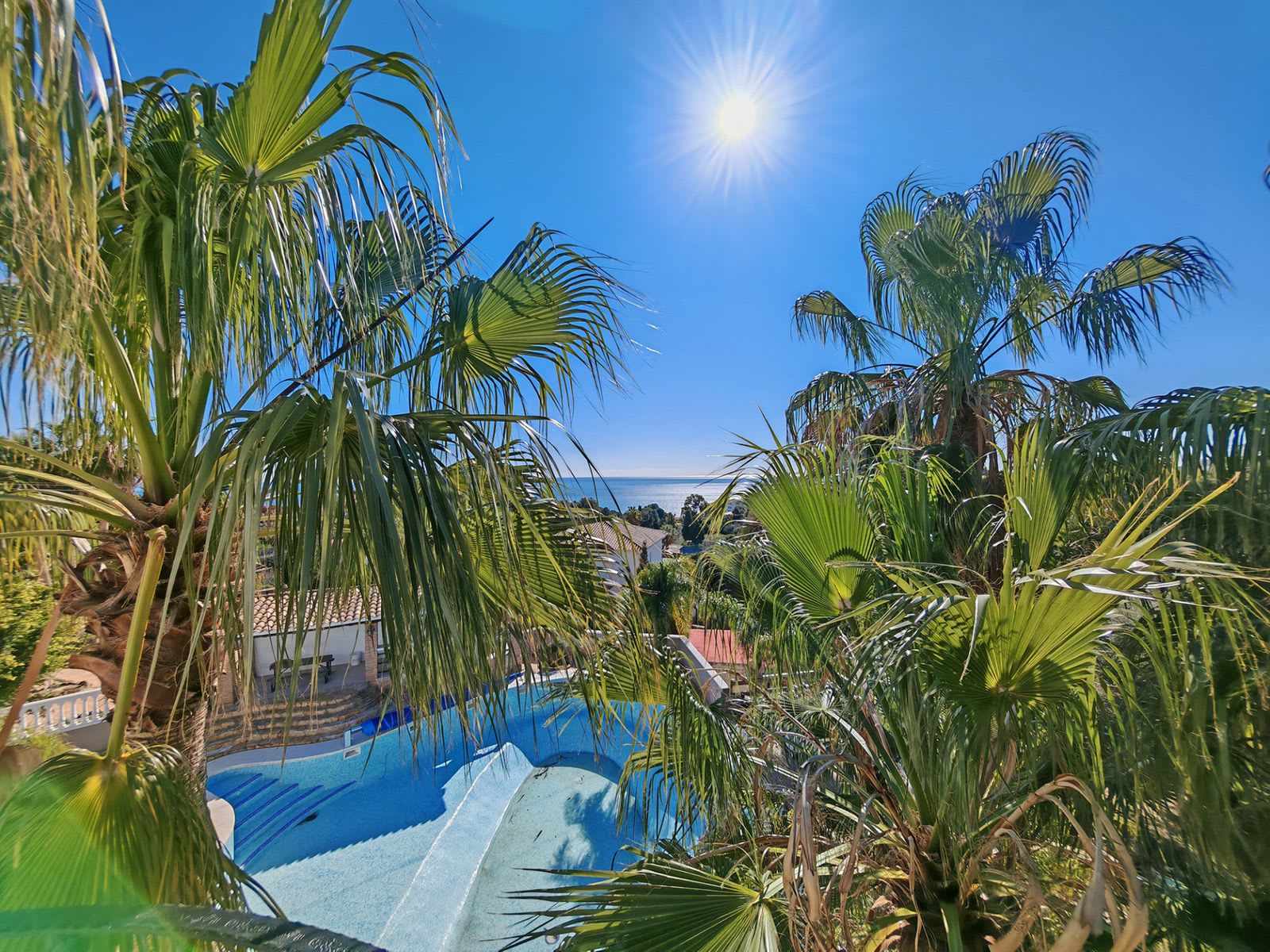 Frittliggende villa til salgs i Benalmadena, Bilde 2