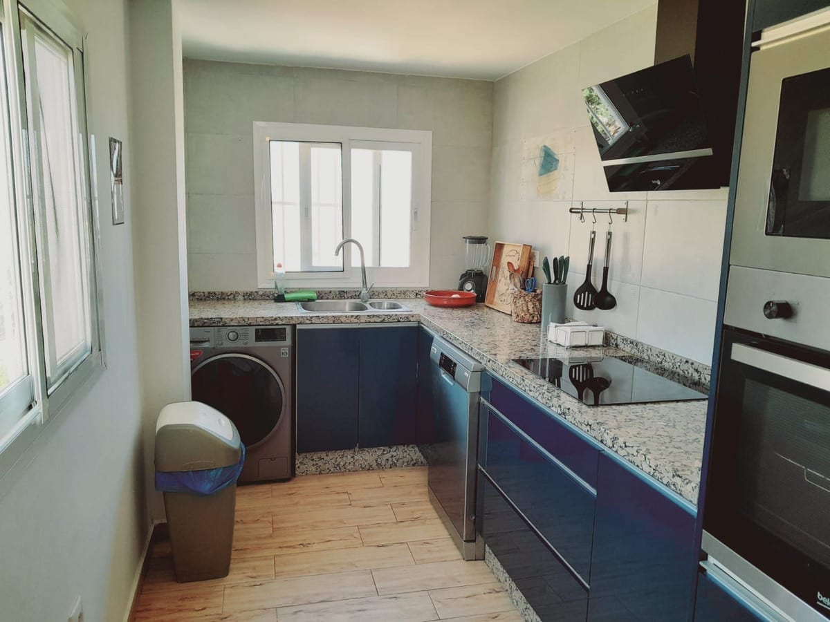Villa til salgs i Lindasol, Marbella, Bilde 3