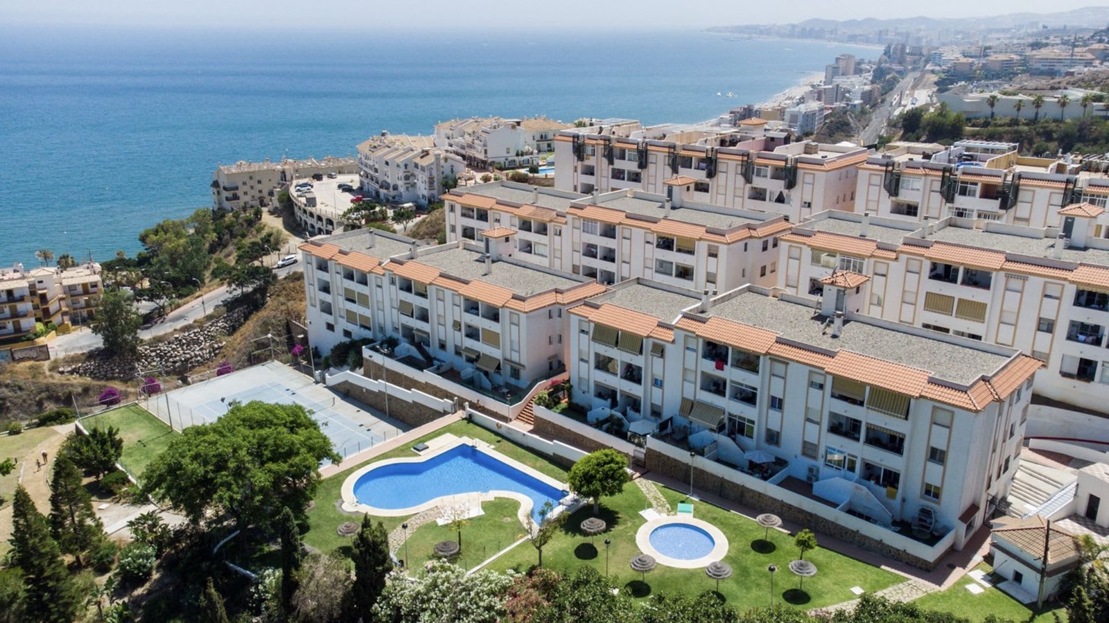 Leilighet midt i bygget til salgs i Benalmadena Costa, Bilde 2