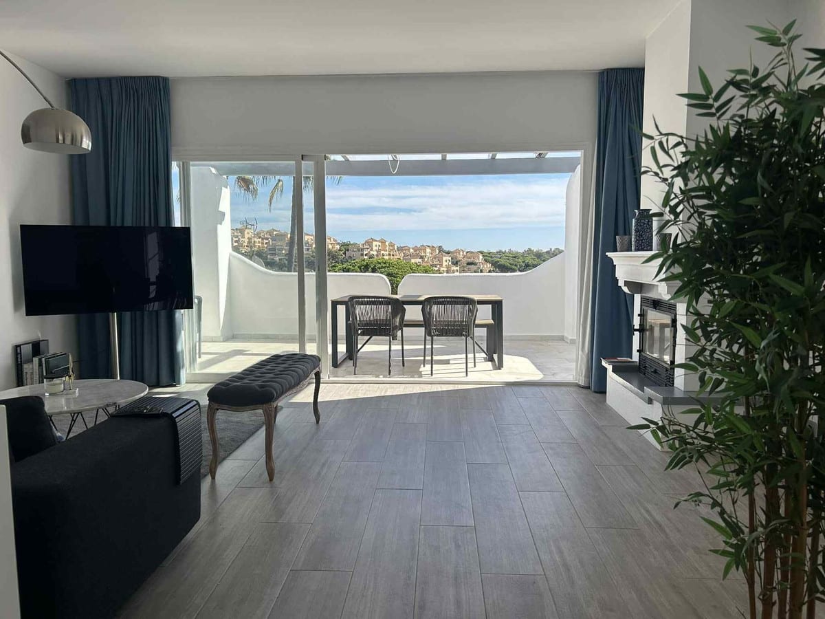 Frittliggende villa til salgs i Elviria, Bilde 2