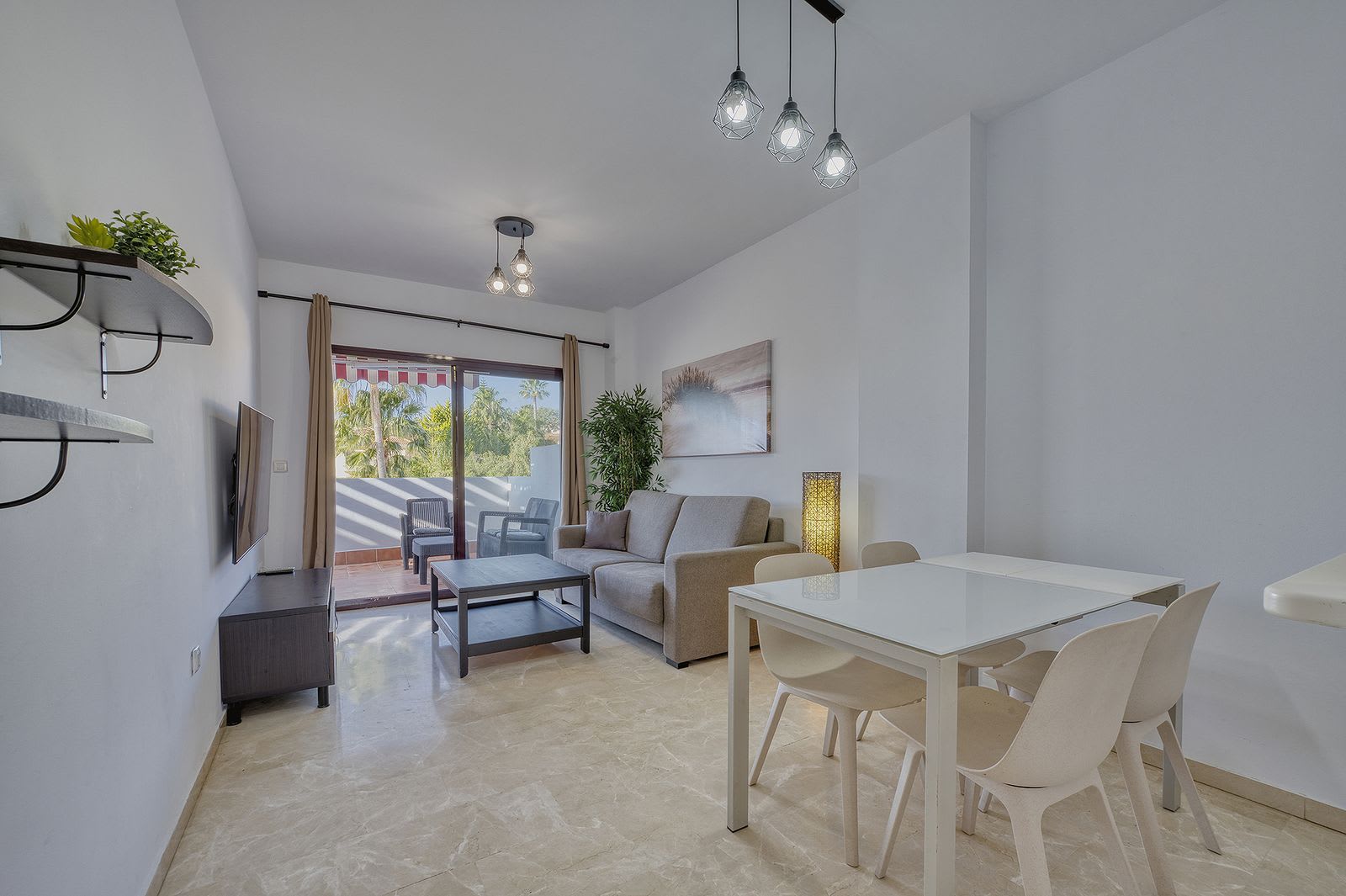 Leilighet midt i bygget til salgs i Riviera del Sol, Bilde 3