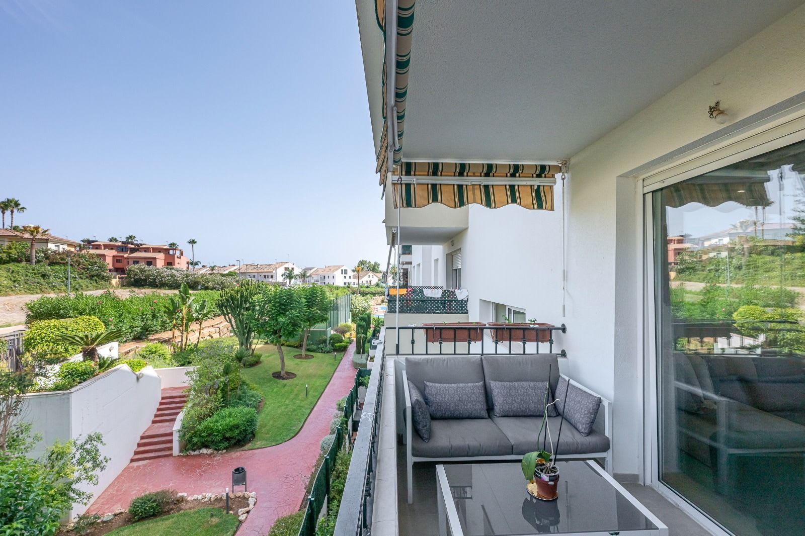 Middle-floor apartment for sale in Guadalmina Alta, Photo 2