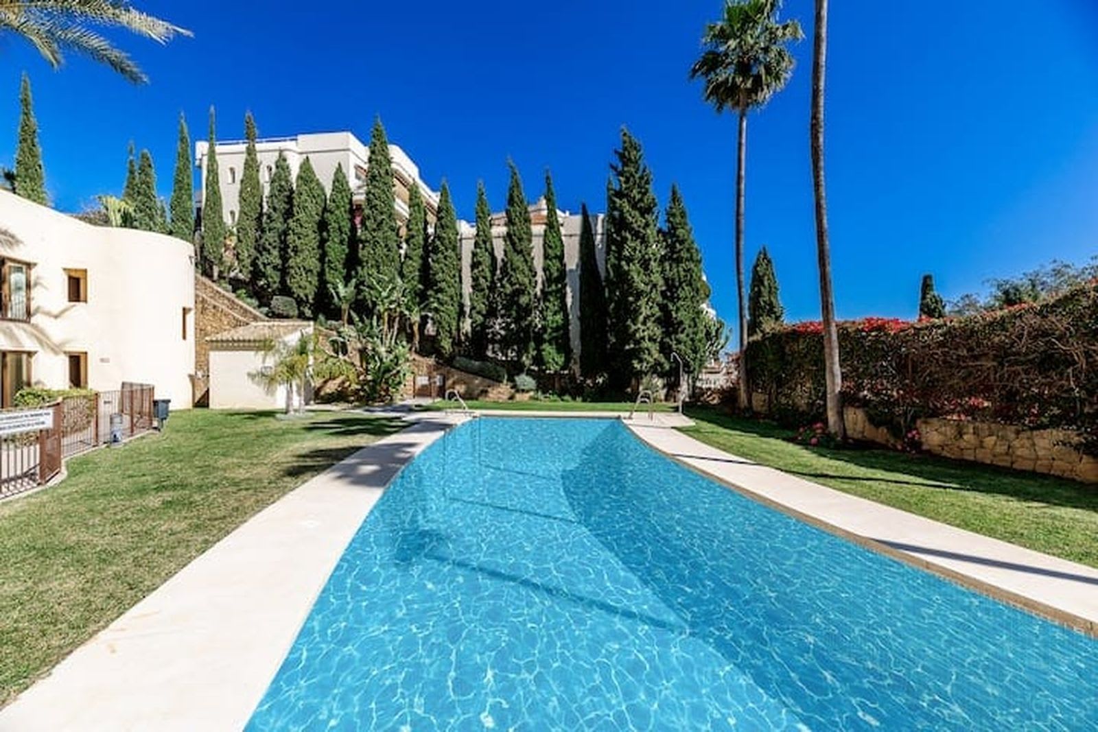 Leilighet midt i bygget til salgs i Mijas Golf, Bilde 3