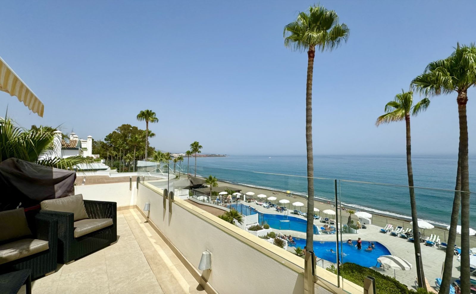 Toppleilighet med 3 soverom til salgs i Estepona, Bilde 2