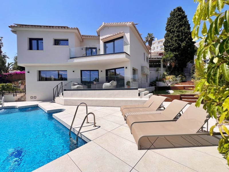 Frittliggende villa til salgs i Riviera del Sol