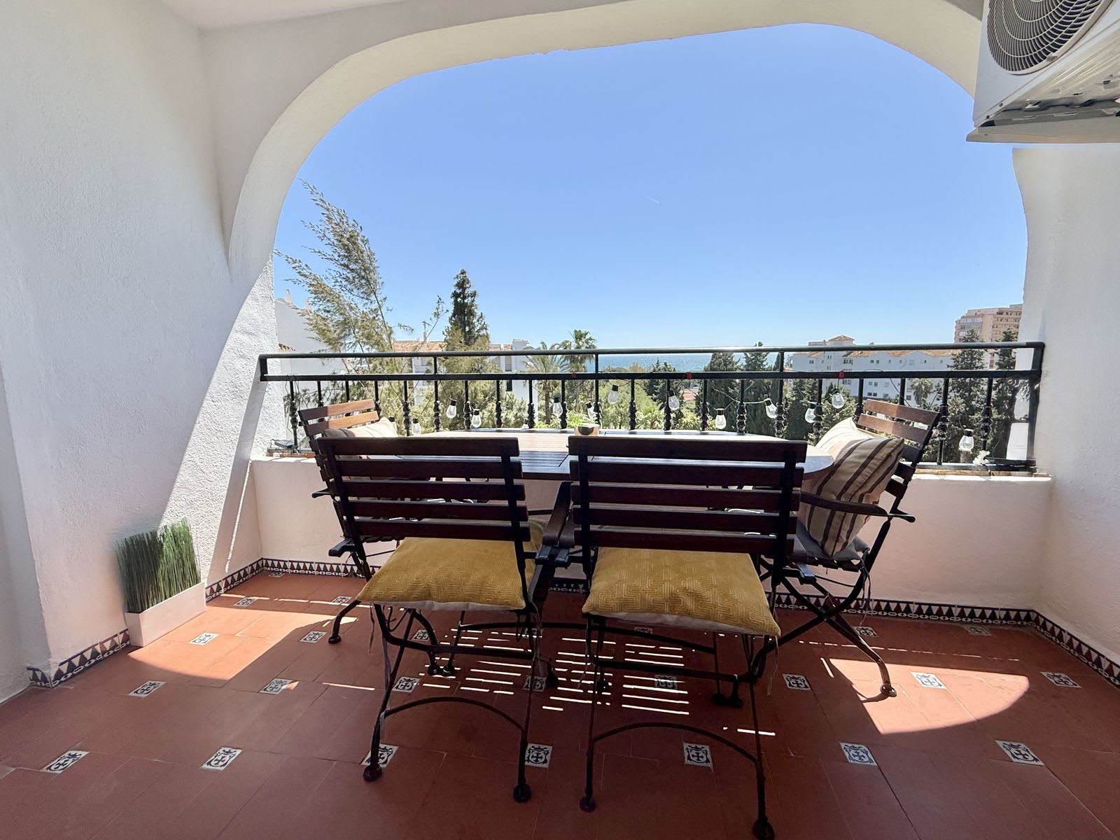 Leilighet midt i bygget til salgs i Riviera del Sol, Bilde 3