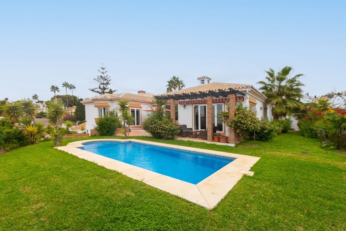 Frittliggende villa til salgs i Mijas Costa, Bilde 2