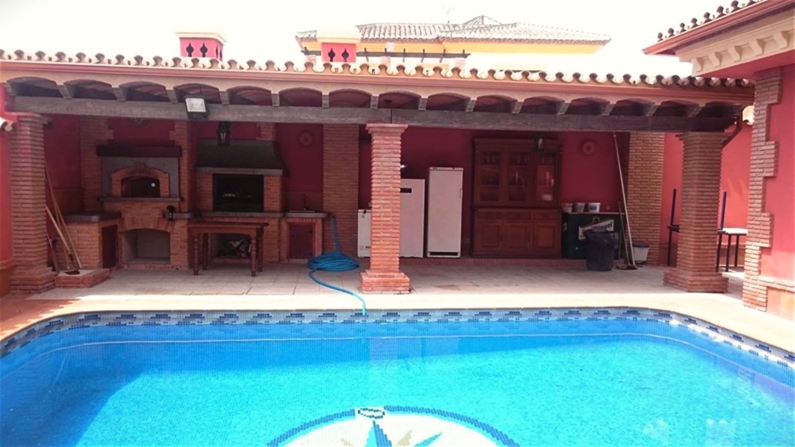 Frittliggende villa til salgs i Mijas Costa, Bilde 3