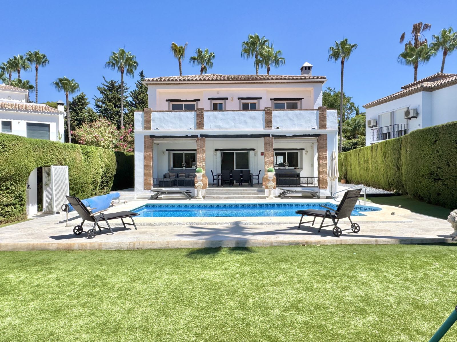 Frittliggende villa til salgs i Calahonda, Mijas, Bilde 2