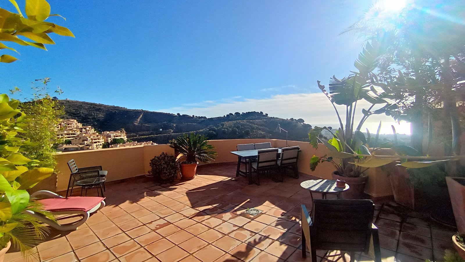 Duplex-penthouse til salgs i Calahonda, Bilde 3