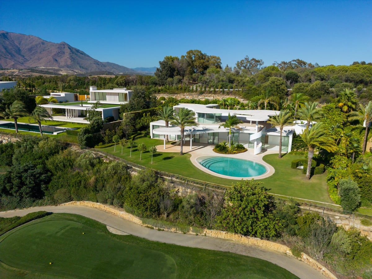 Frittliggende villa til salgs i Casares, Bilde 2