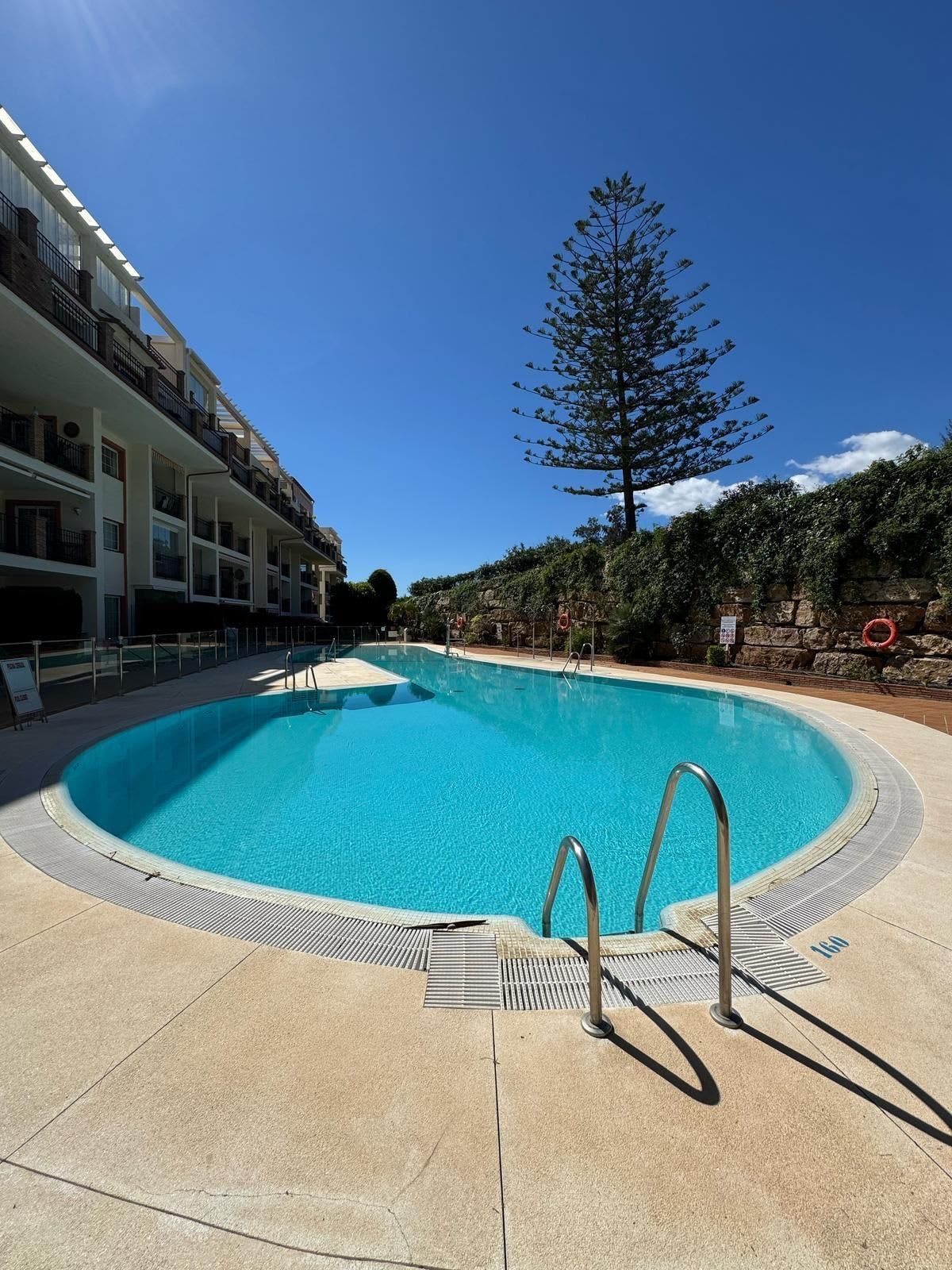 Leilighet midt i bygget til salgs i Mijas Golf, Bilde 2