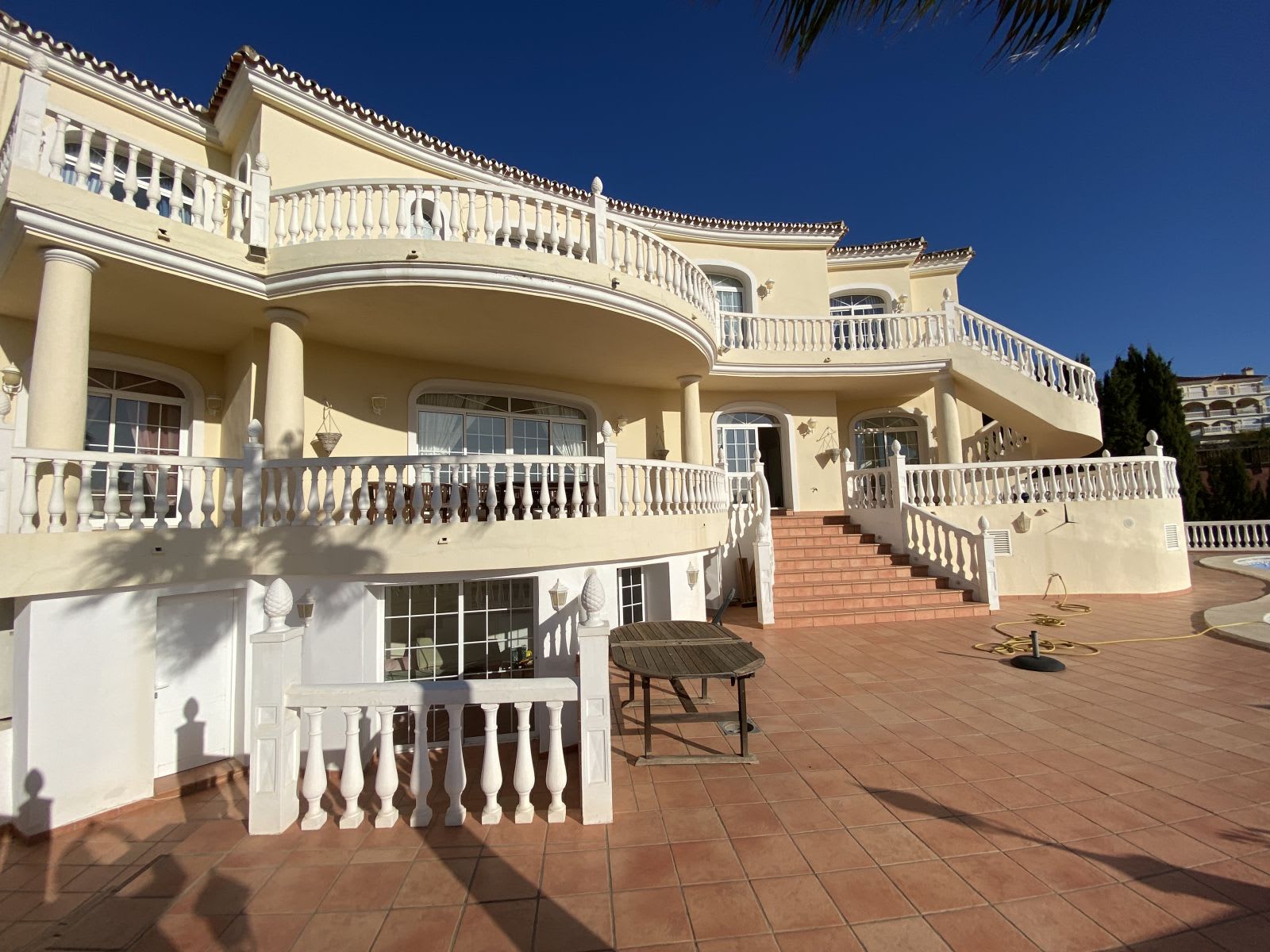 Frittliggende villa til salgs i Mijas Golf, Bilde 2