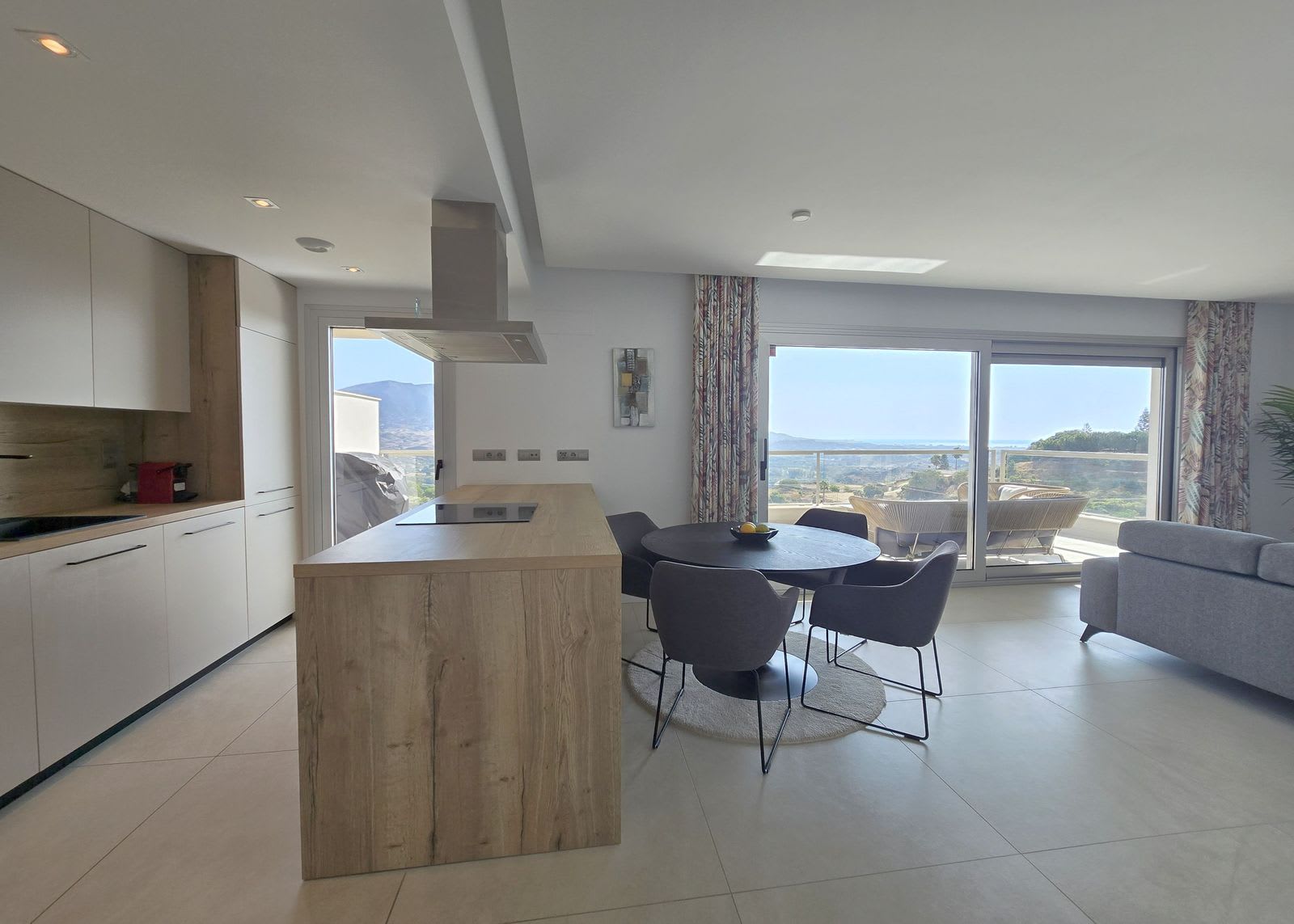 Leilighet midt i bygget til salgs i La Cala Golf, Bilde 3