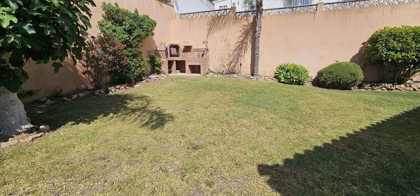 Frittliggende villa til salgs i El Rosario, Bilde 2
