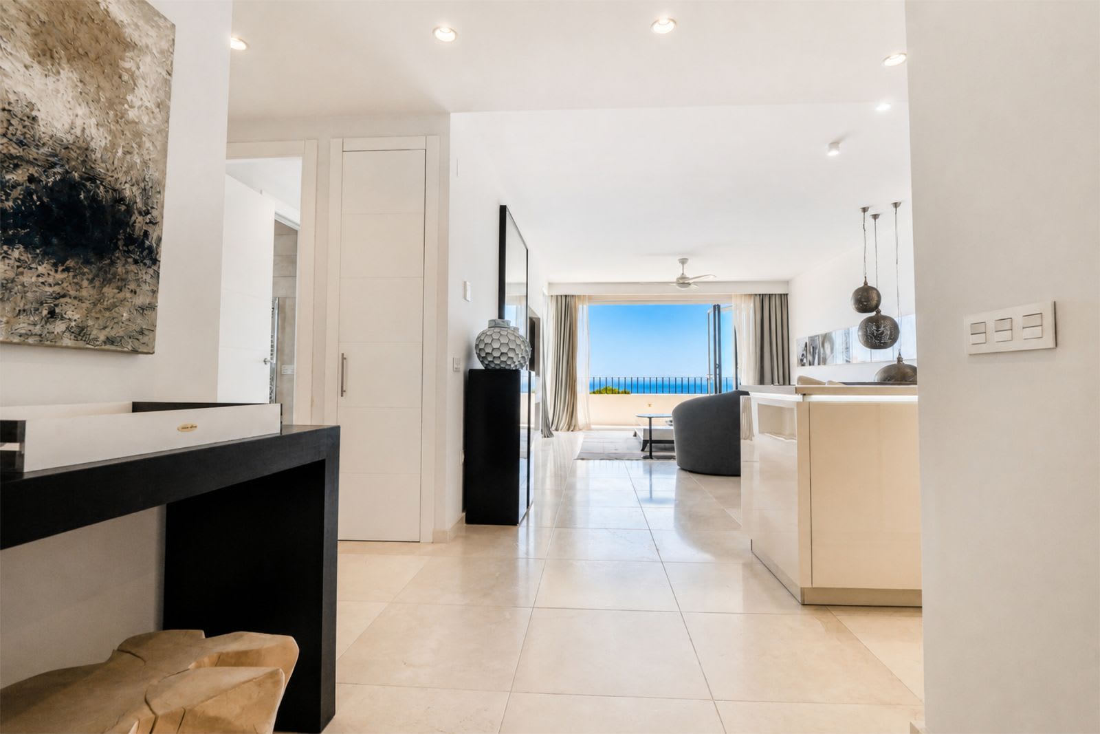 Leilighet i øverste etasje til salgs i Puerto de Cabopino, Marbella, Bilde 2