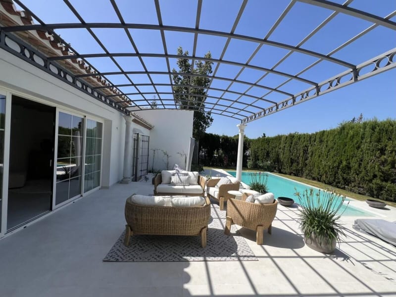 Frittliggende villa til salgs i Guadalmina Alta